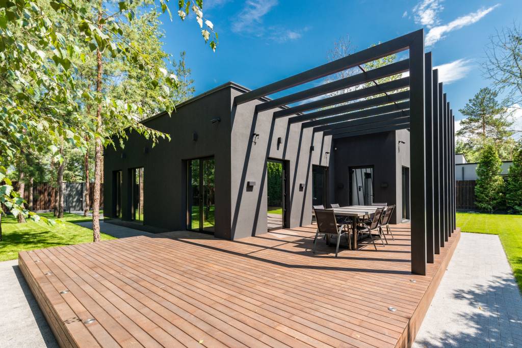 Pergola à Nantes : comment choisir la solution idéale pour votre extérieur
